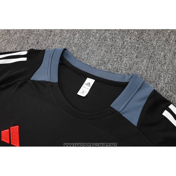 Tracksuit
 Manchester United Short Sleeve
 2024-2025 Black
 - Shorts
